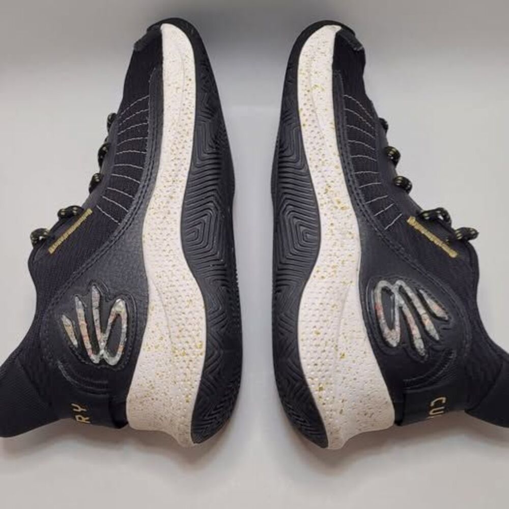 Under Armour Black Basketball Sneakers with Gold Details, SIZE 5 Y